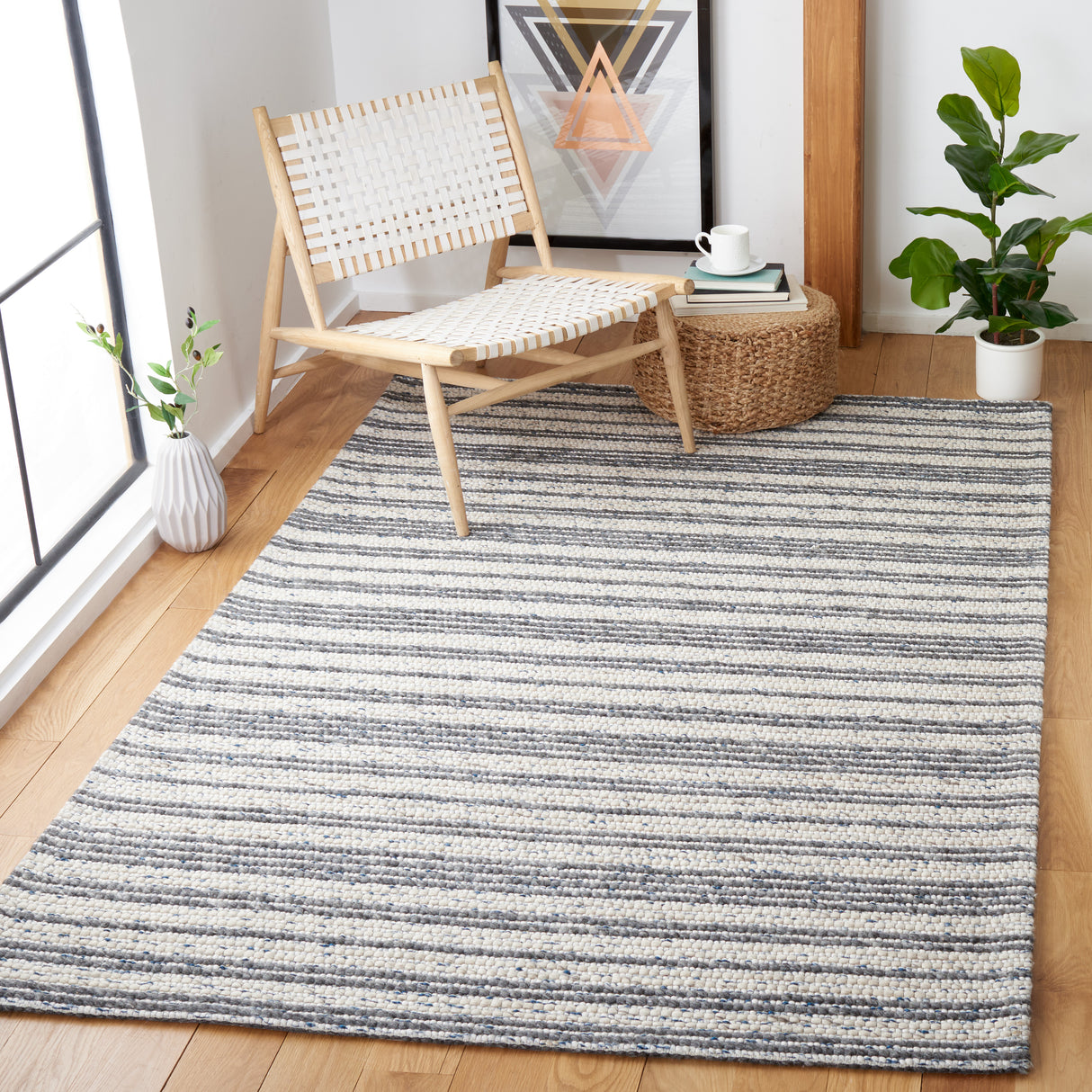 Safavieh Marbella Mrb305A Ivory/Grey Rug.