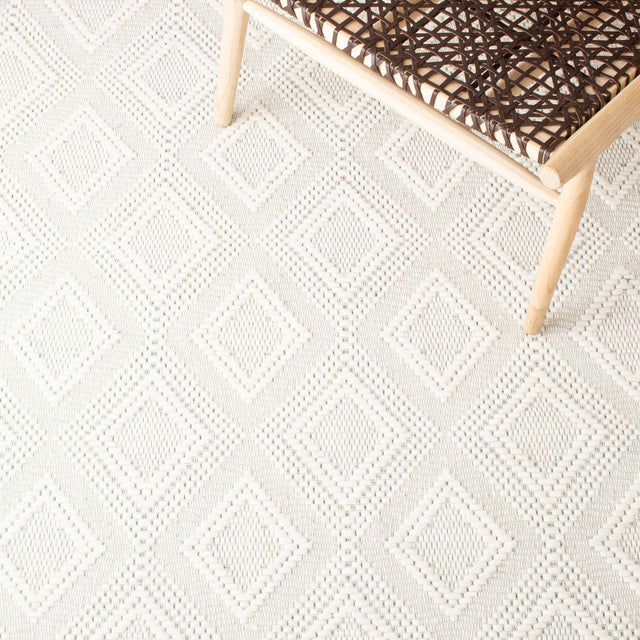 Safavieh Marbella Mrb306A Ivory Rugs.