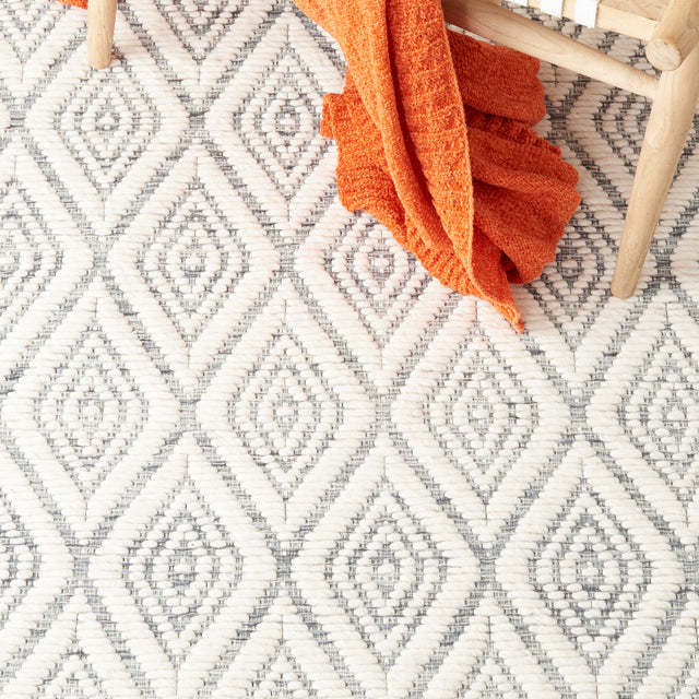 Safavieh Marbella Mrb308G Dark Grey/Ivory Rug.