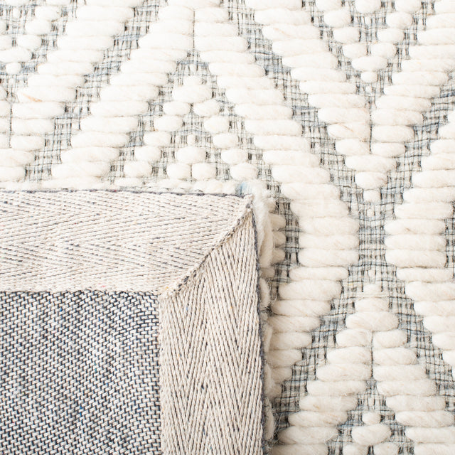 Safavieh Marbella Mrb308L Light Blue/Ivory Rug.