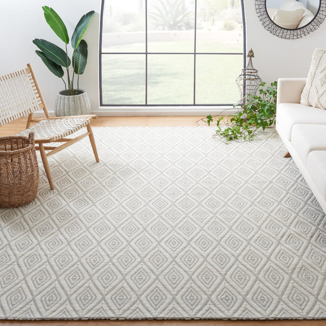 Safavieh Marbella Mrb308L Light Blue/Ivory Rug.