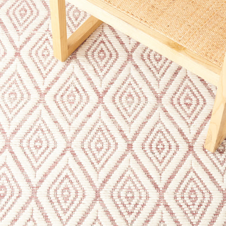 Safavieh Marbella Mrb308U Dark Pink/Ivory Rug.