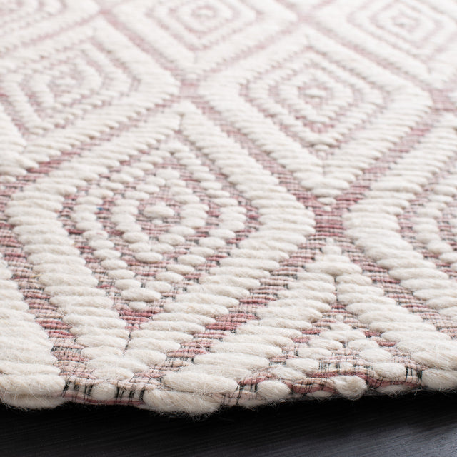 Safavieh Marbella Mrb308U Dark Pink/Ivory Rug.