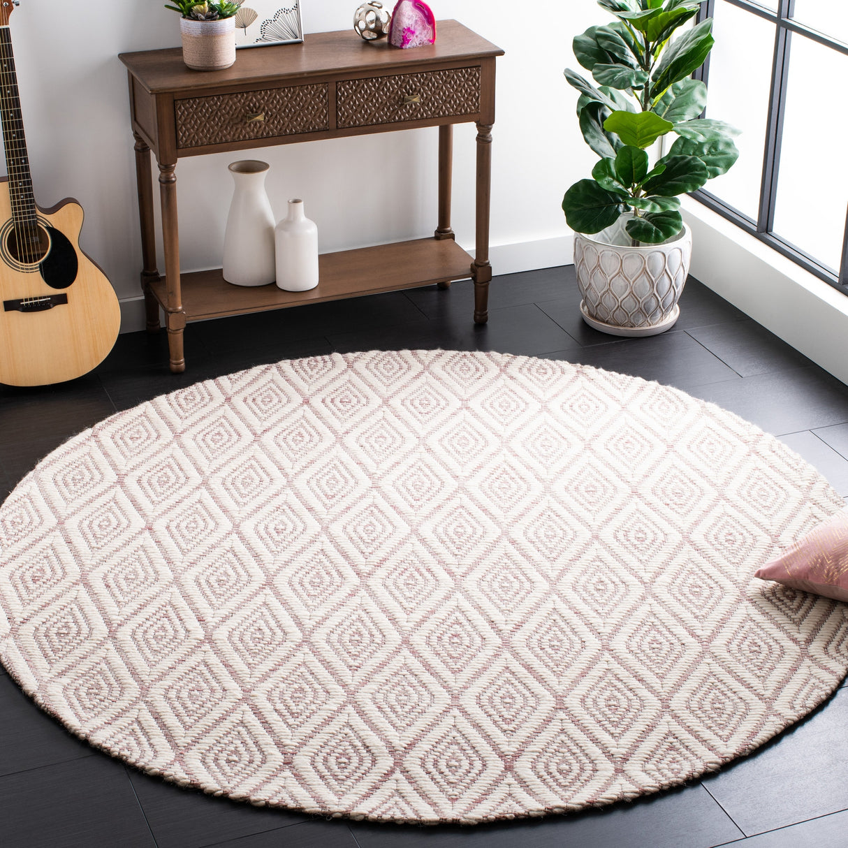 Safavieh Marbella Mrb308U Dark Pink/Ivory Rug.