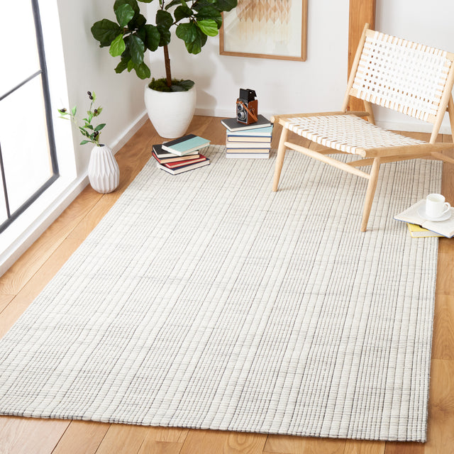 Safavieh Marbella Mrb309F Light Grey/Beige Rug.