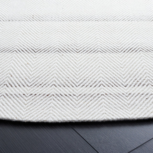 Safavieh Marbella Mrb313F Grey/Ivory Rug.