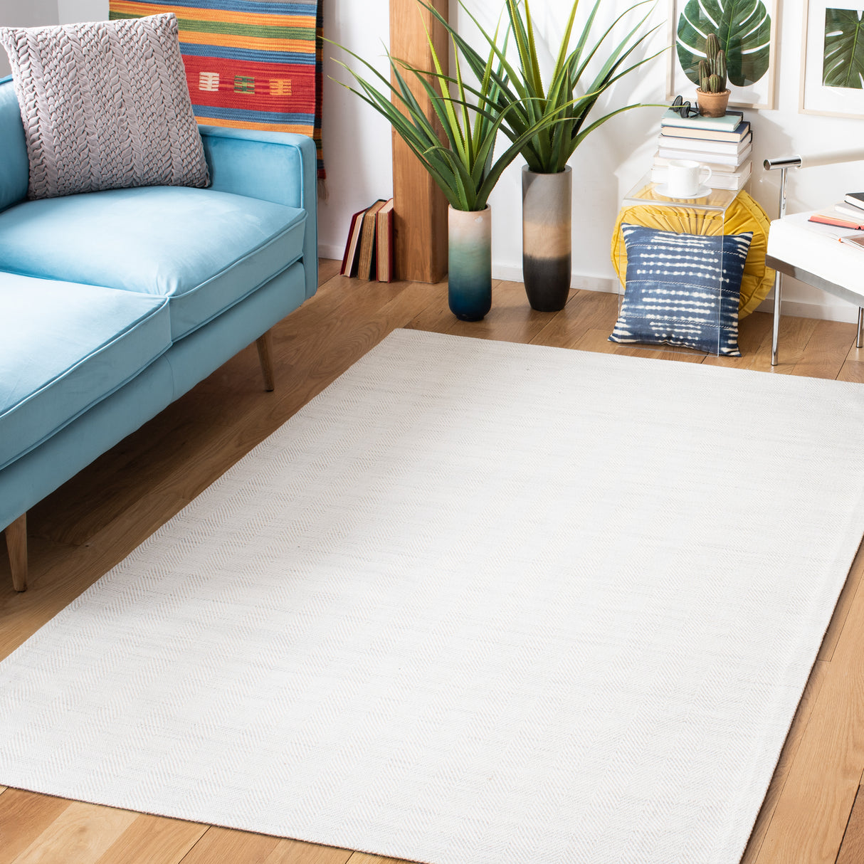 Safavieh Marbella Mrb313G Silver/Ivory Rug.