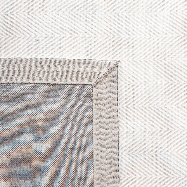 Safavieh Marbella Mrb313G Silver/Ivory Rug.