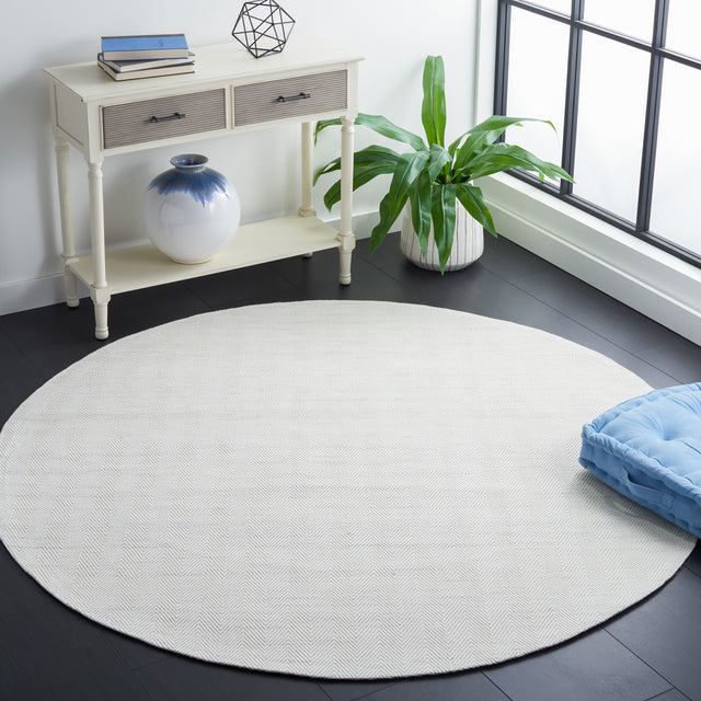 Safavieh Marbella Mrb313G Silver/Ivory Rug.