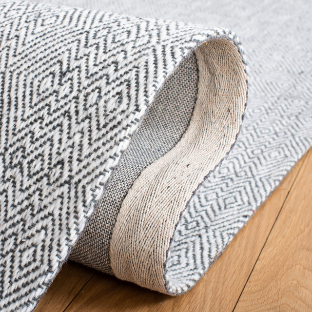 Safavieh Marbella Mrb316H Dark Grey/Ivory Rug.