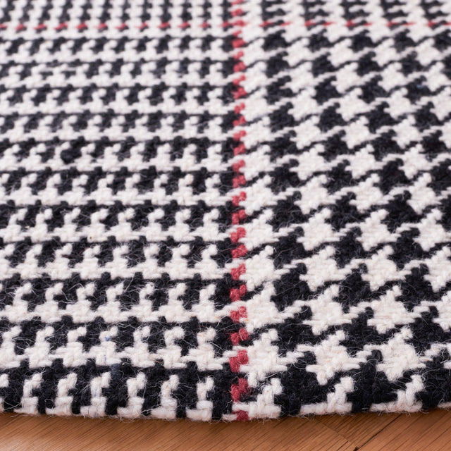 Safavieh Marbella Mrb318Z Black/Ivory Rug.