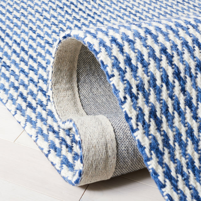 Safavieh Marbella Mrb319N Navy/Ivory Rug.