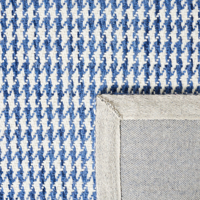 Safavieh Marbella Mrb319N Navy/Ivory Rug.