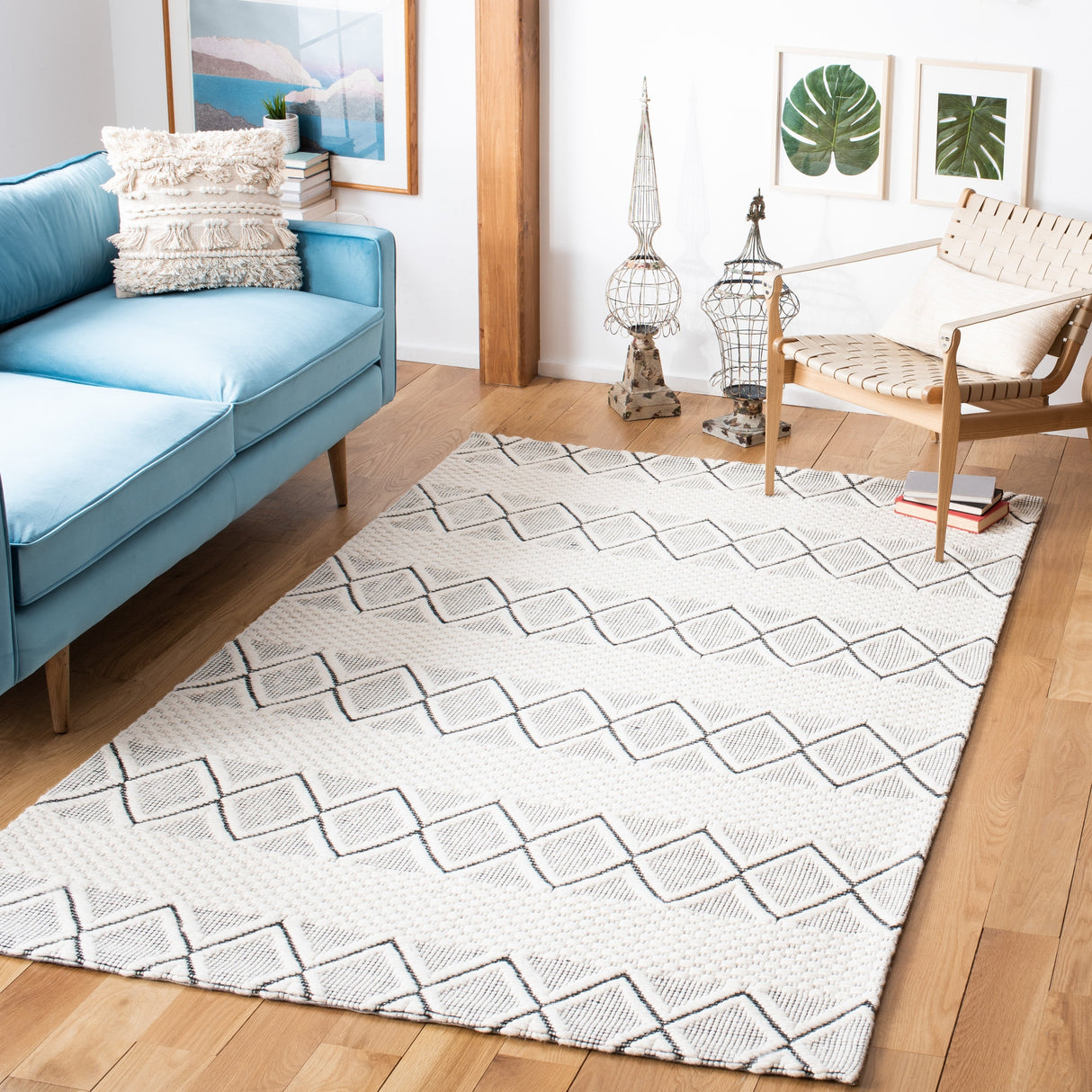 Safavieh Marbella Mrb320A Ivory/Black Rug.