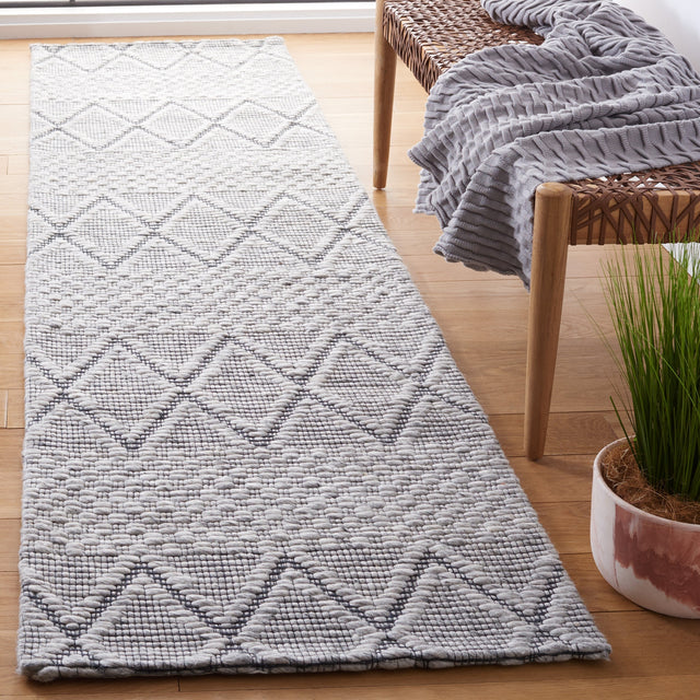 Safavieh Marbella Mrb320F Light Grey/Black Rug.