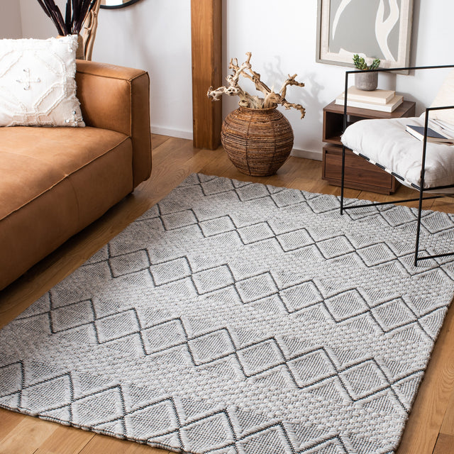 Safavieh Marbella Mrb320F Light Grey/Black Rug.