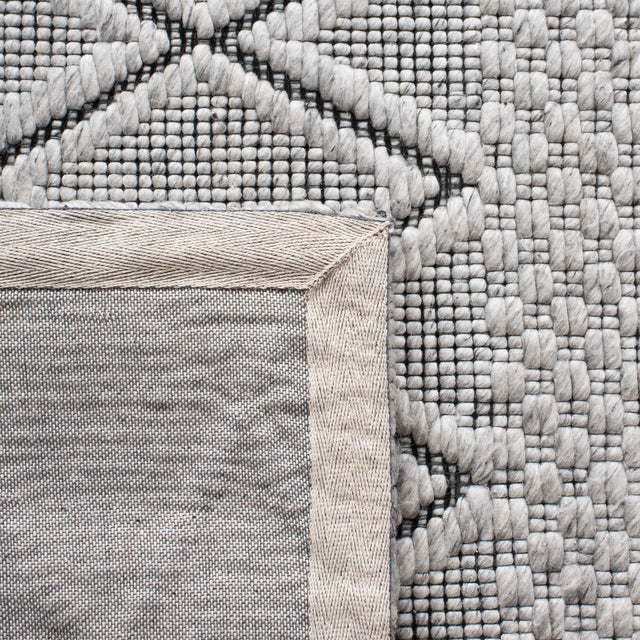 Safavieh Marbella Mrb320F Light Grey/Black Rug.