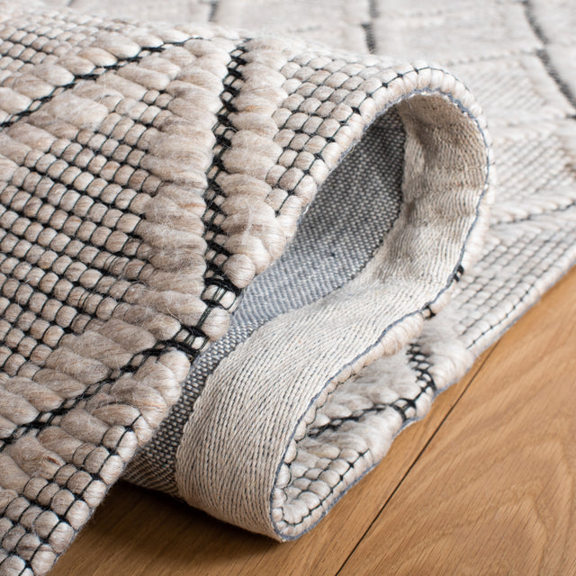 Safavieh Marbella Mrb321G Silver/Black Rug.