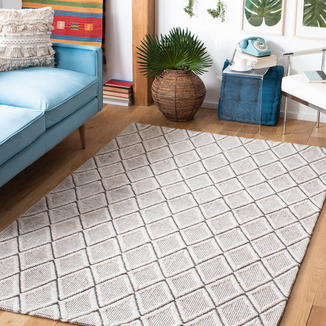 Safavieh Marbella Mrb321G Silver/Black Rug.