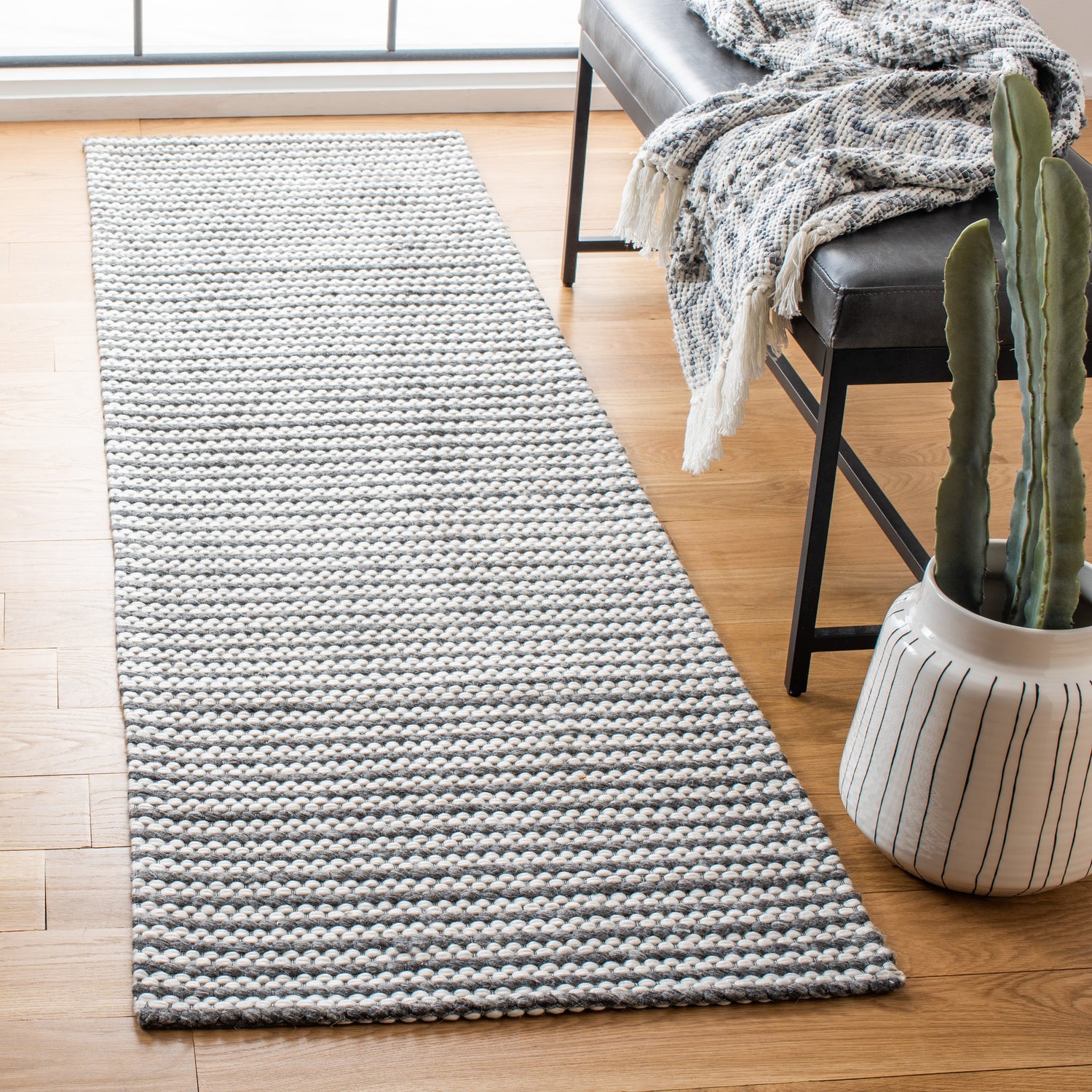 Safavieh Marbella Mrb392H Charcoal/Ivory Rugs.