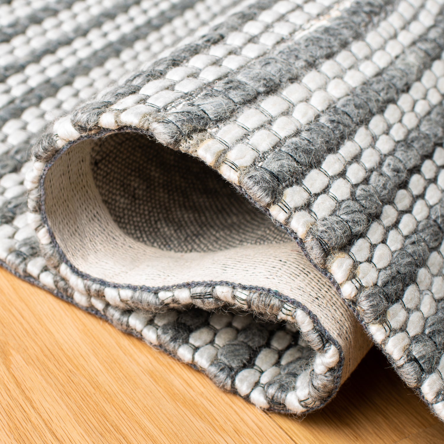 Safavieh Marbella Mrb392H Charcoal/Ivory Rugs.