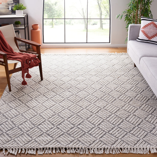 Safavieh Marbella Mrb478A Ivory/Black Rug.