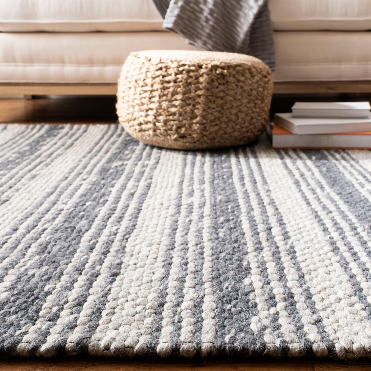 Safavieh Marbella Mrb522H Grey/Chocolate Rugs.