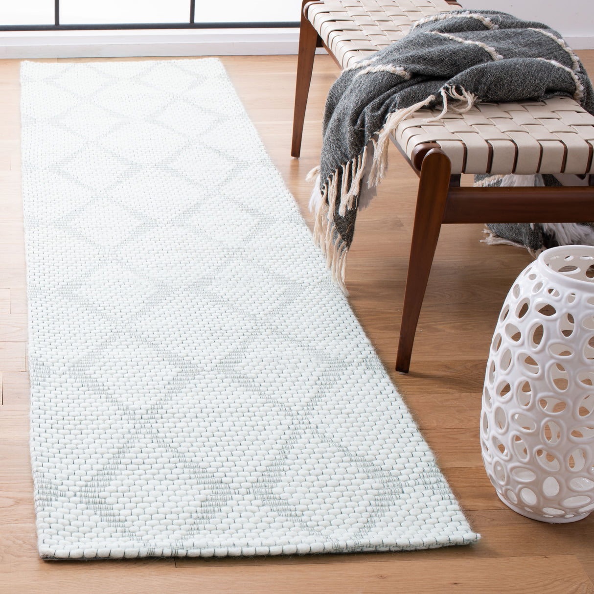 Safavieh Marbella Mrb551A Ivory Rugs.