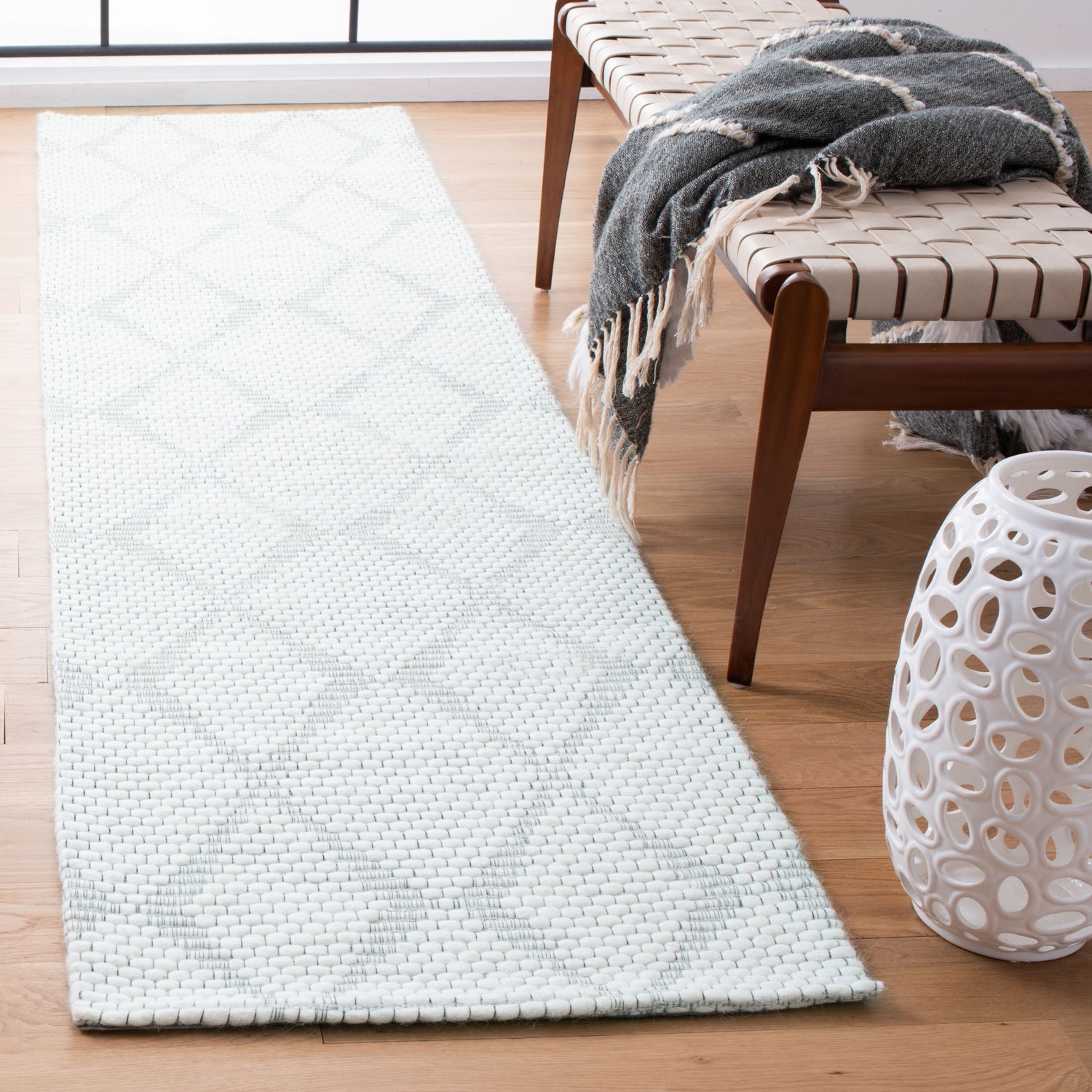 Safavieh Marbella Mrb551A Ivory Rugs.