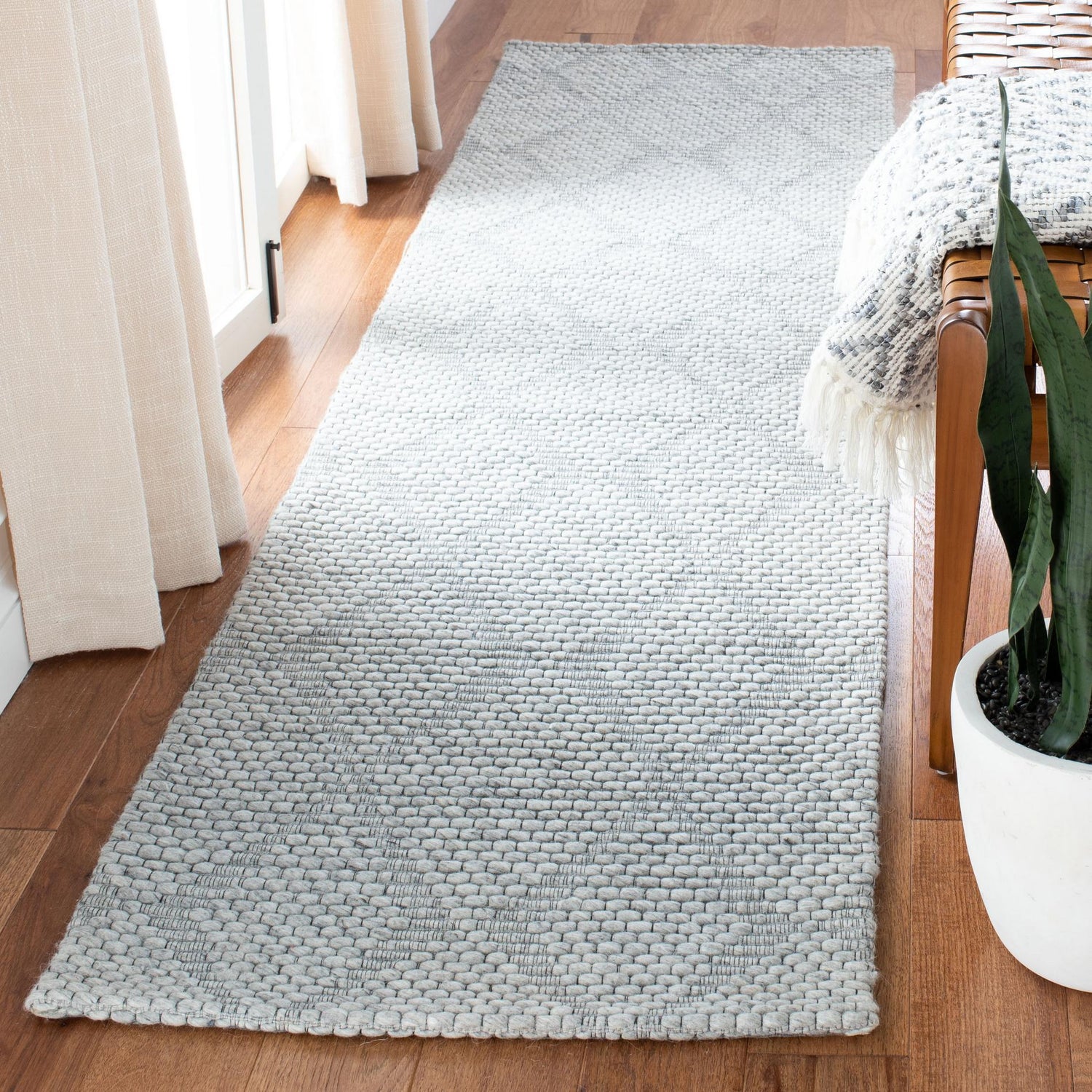 Safavieh Marbella Mrb551G Silver/Grey Rugs.