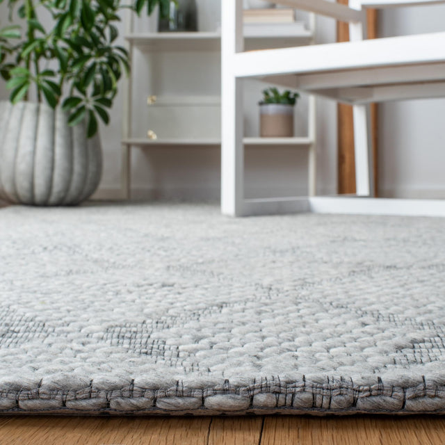 Safavieh Marbella Mrb551G Silver/Grey Rugs.