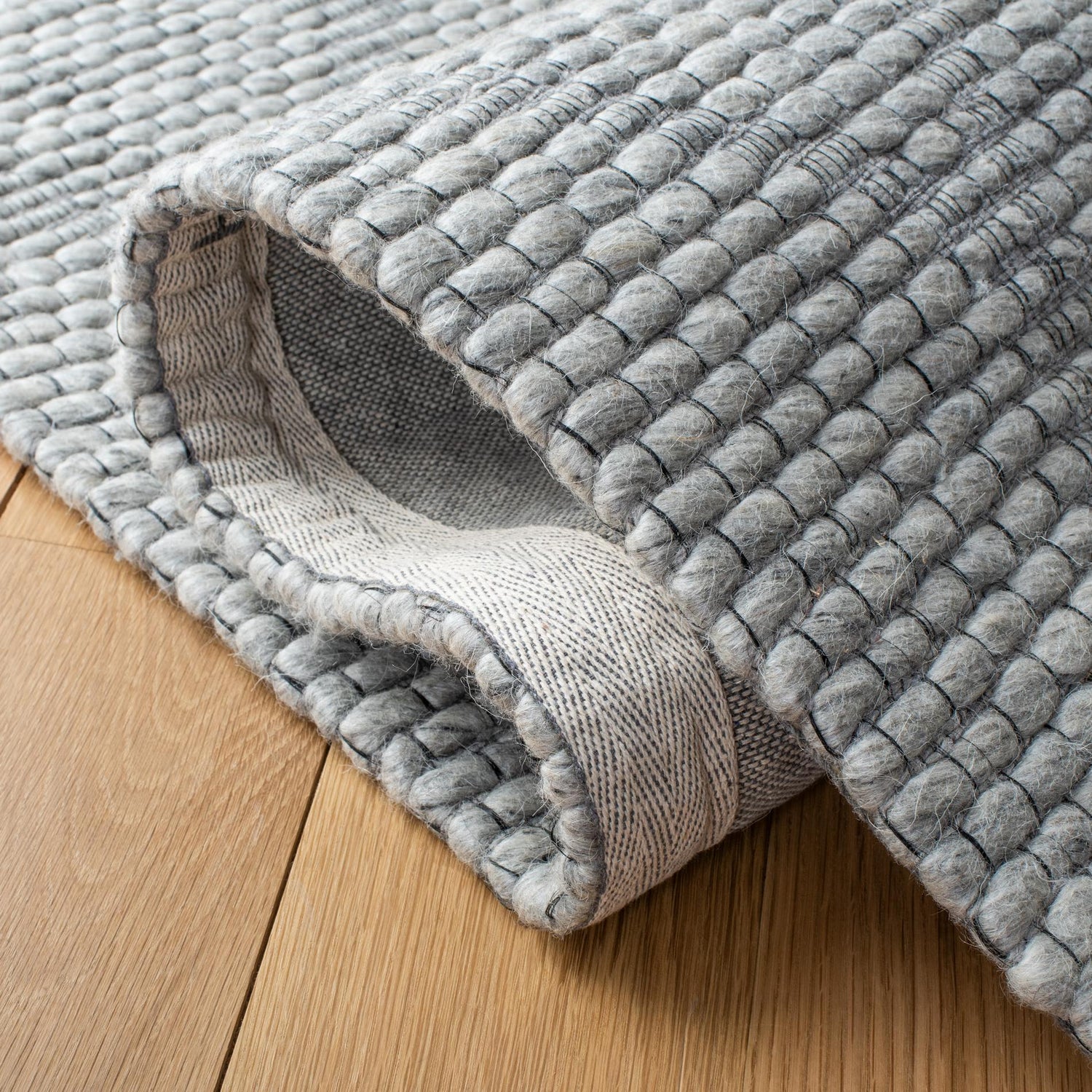Safavieh Marbella Mrb551G Silver/Grey Rugs.