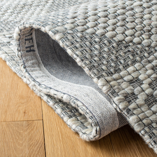 Safavieh Marbella Mrb552B Beige/Grey Rugs.