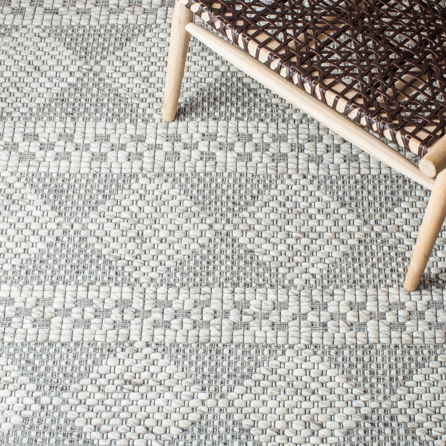 Safavieh Marbella Mrb552B Beige/Grey Rugs.