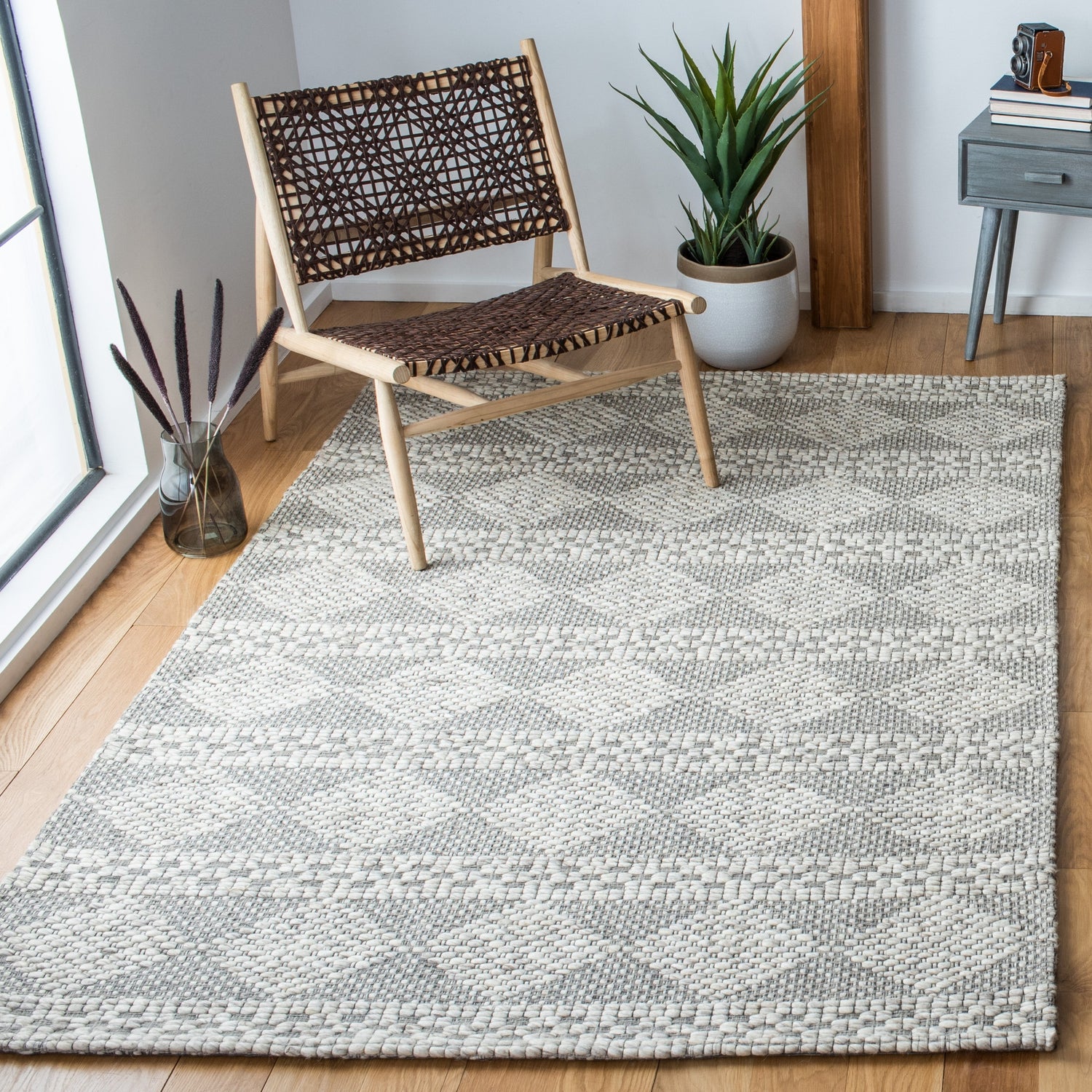 Safavieh Marbella Mrb552B Beige/Grey Rugs.