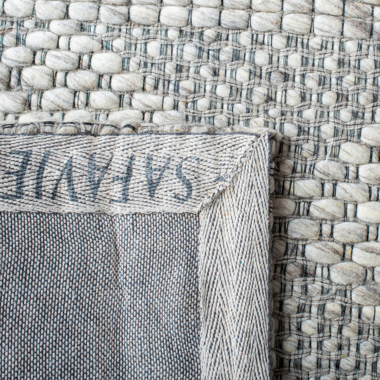 Safavieh Marbella Mrb552B Beige/Grey Rugs.