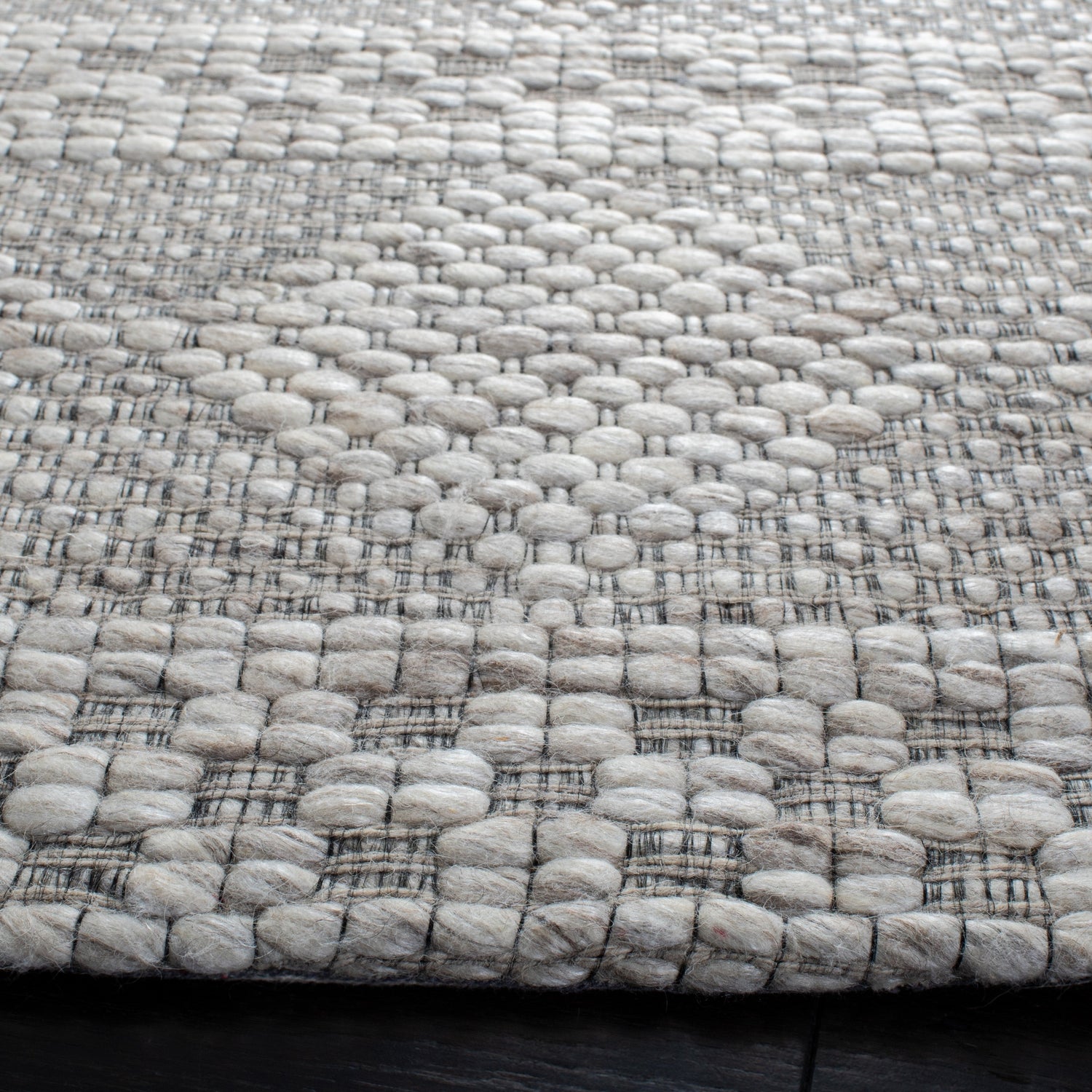 Safavieh Marbella Mrb552B Beige/Grey Rugs.