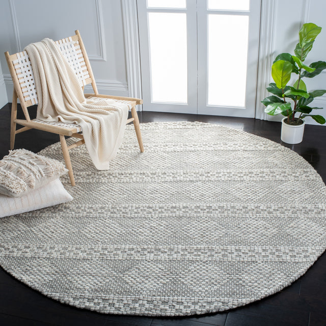 Safavieh Marbella Mrb552B Beige/Grey Rugs.