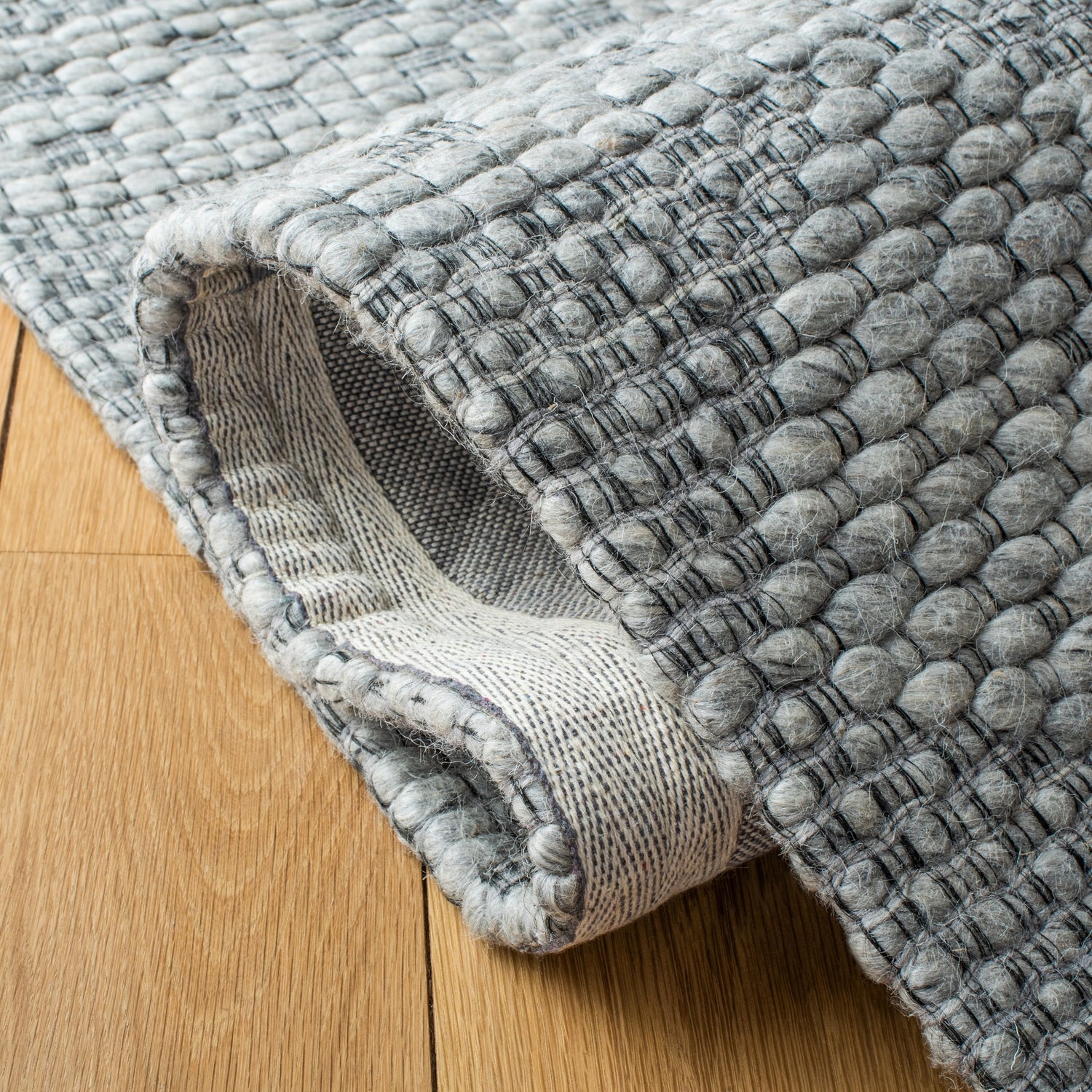 Safavieh Marbella Mrb552G Silver/Grey Rugs.