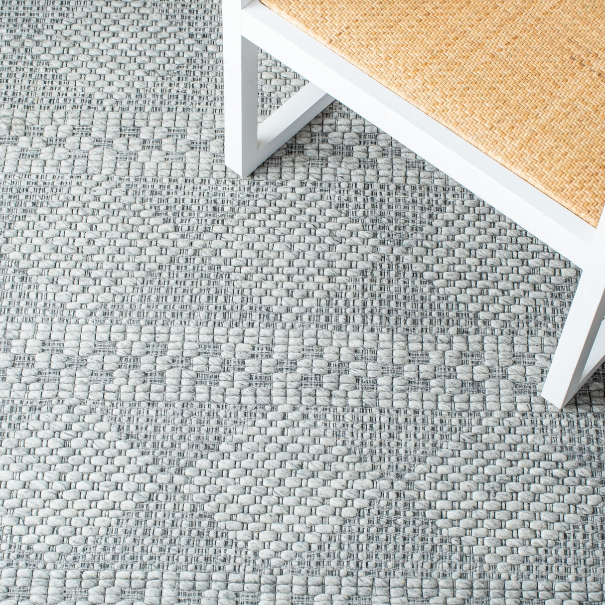 Safavieh Marbella Mrb552G Silver/Grey Rugs.