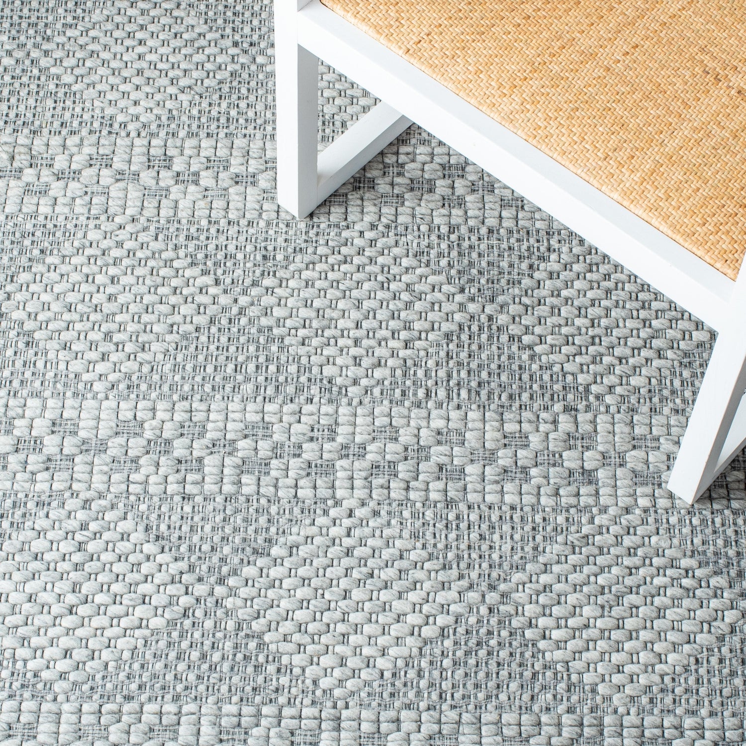 Safavieh Marbella Mrb552G Silver/Grey Rugs.
