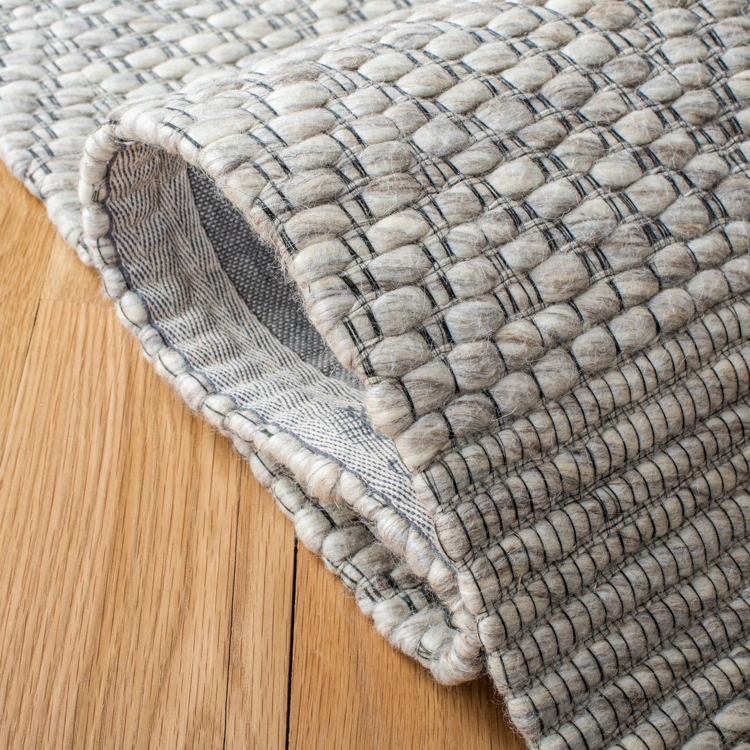 Safavieh Marbella Mrb554B Beige/Light Grey Rugs.