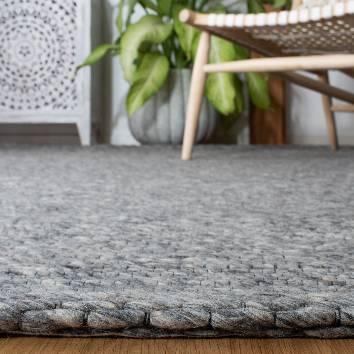 Safavieh Marbella Mrb556F Dark Grey Rugs.