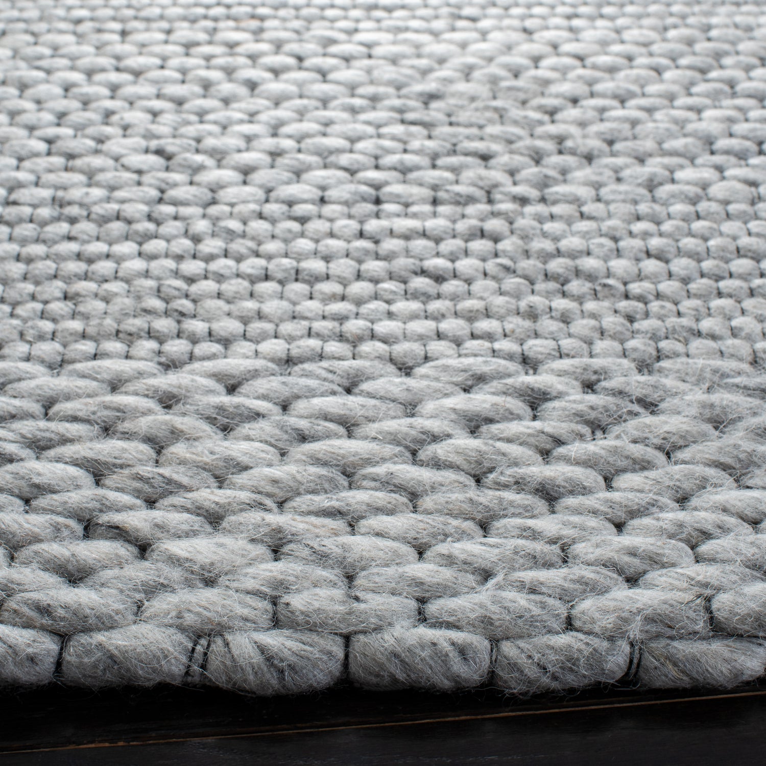 Safavieh Marbella Mrb556G Silver/Grey Rugs.