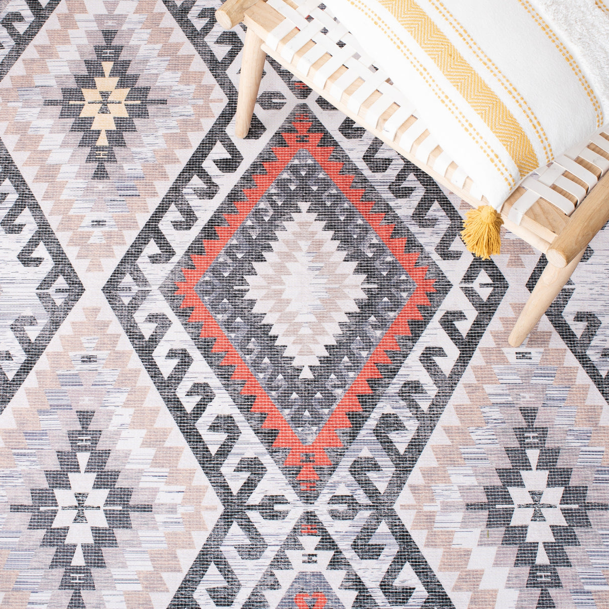 Safavieh Marbella Mrb644F Grey/Chocolate Rugs.