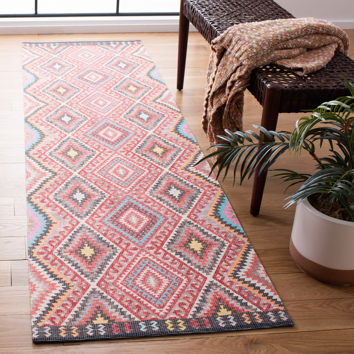 Safavieh Marbella Mrb644Q Red/Gold Rugs.