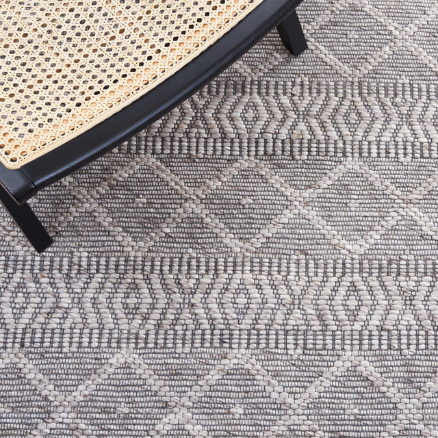 Safavieh Marbella Mrb751F Grey Rug.
