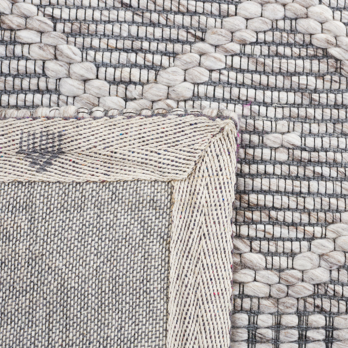 Safavieh Marbella Mrb751F Grey Rug.