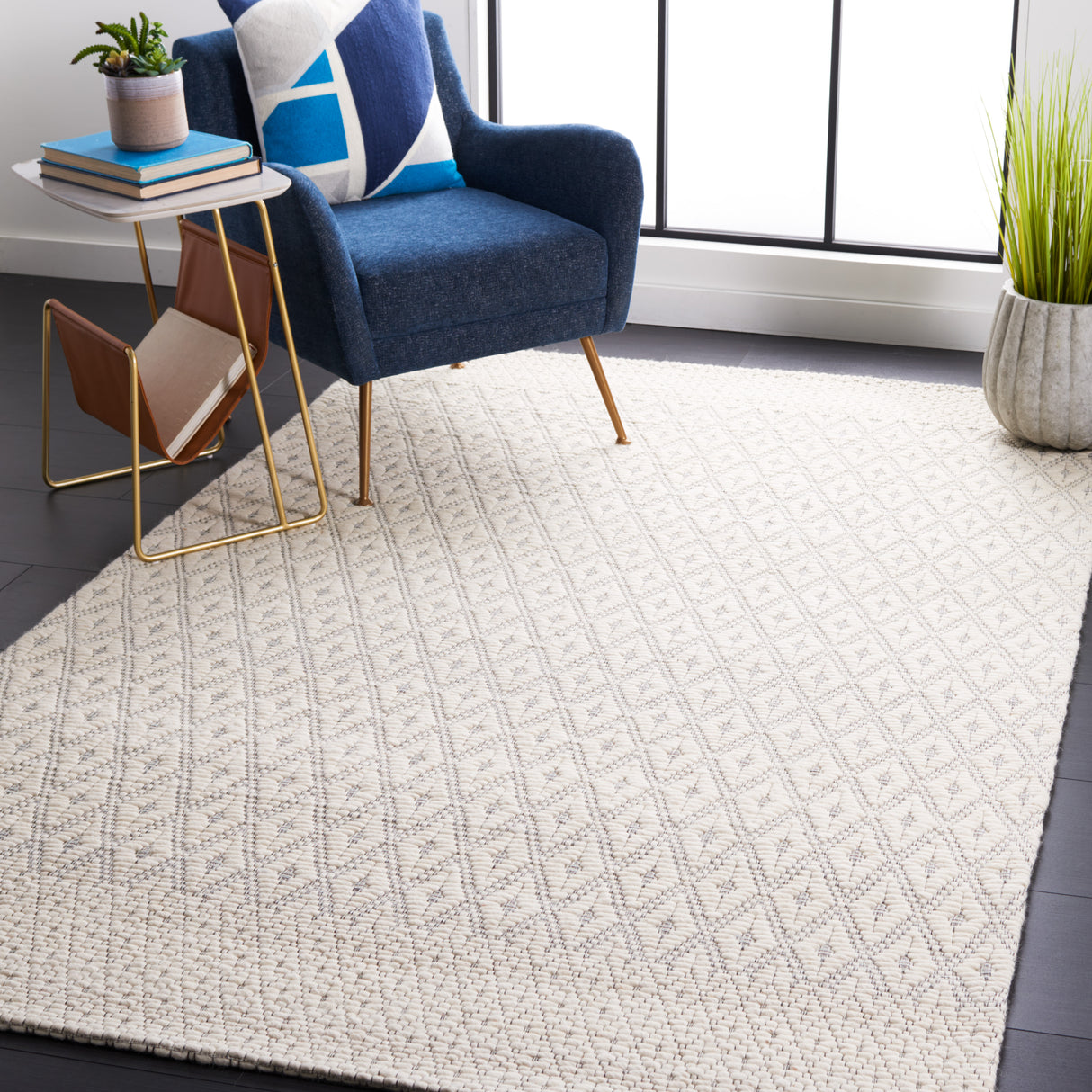 Safavieh Marbella Mrb752A Ivory/Black Rug.