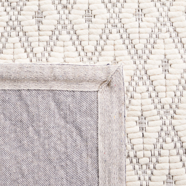 Safavieh Marbella Mrb752A Ivory/Black Rug.